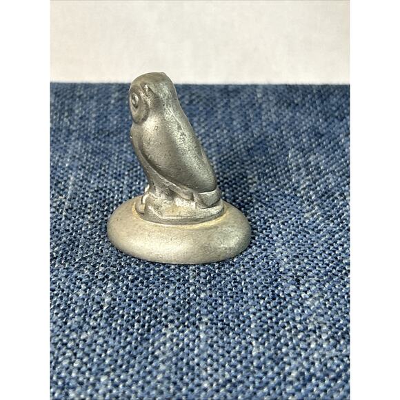 Vintage Shirley Pewter Miniature Owl Figurine Williamsburg Virginia 1 1/2” High - Picture 3 of 7